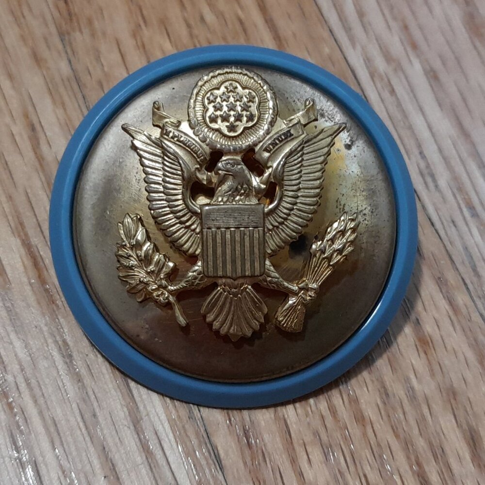 Vintage 60s 70s U.S. Infantry Cap Badge Military Light Blue Disc Screw Back